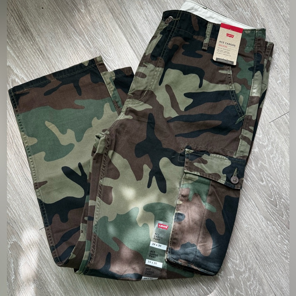 NWT 🆕 LEVIS MENS ACE CARGO RELAXED SIZE 34x30